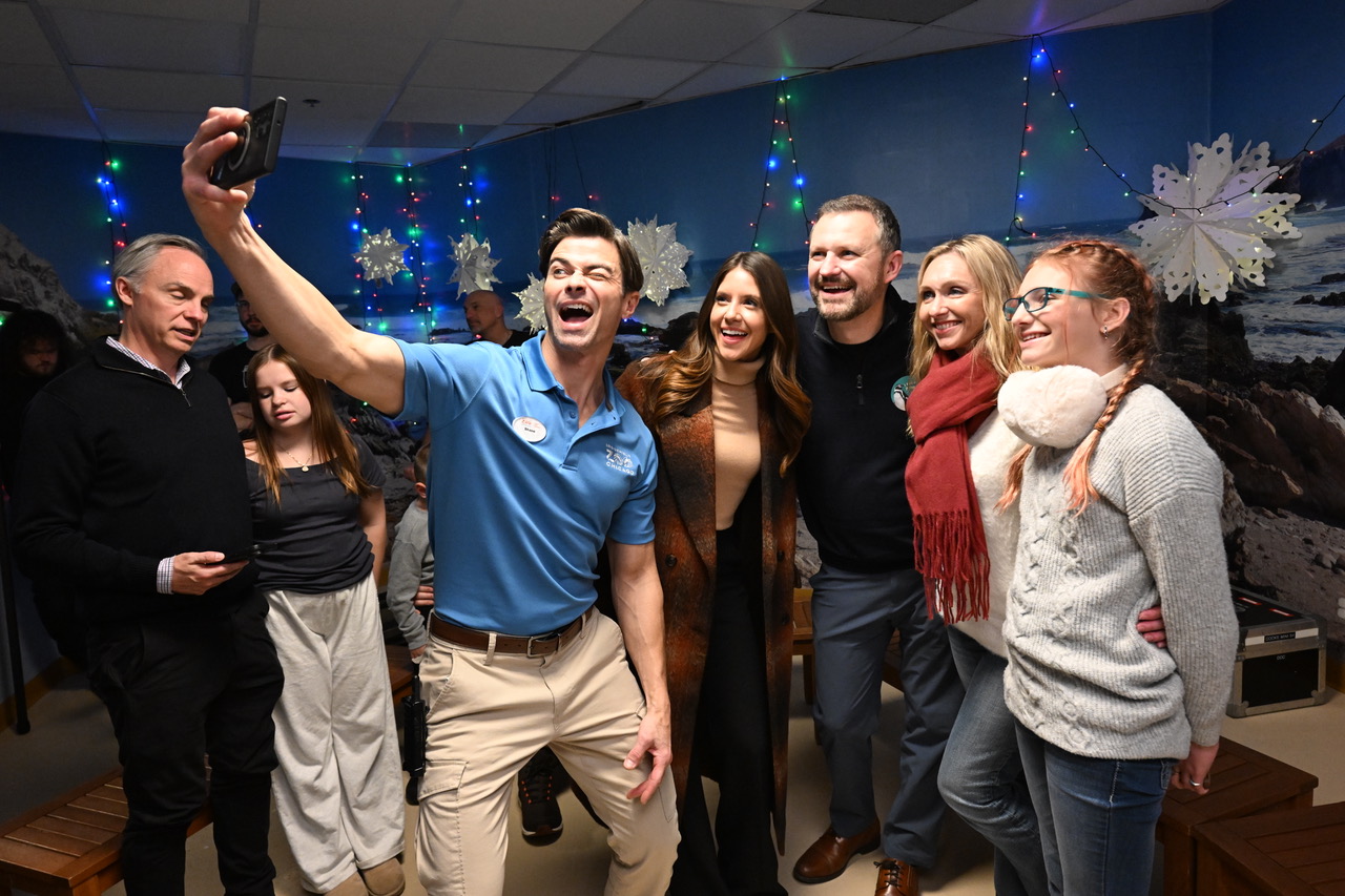 Matt Cohen, Brittany Underwood and Zoo guests